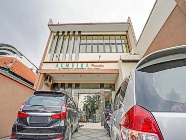 OYO 90442 Almeira Homestay Syariah Sub