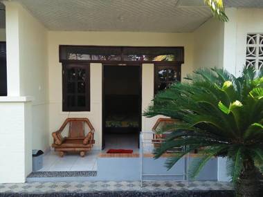 Puri Mandhara Lovina