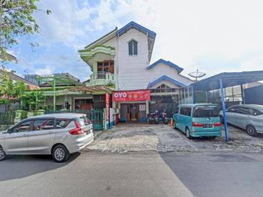 OYO 90426 Near Mall Ciputra 2