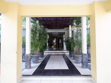 RedDoorz Plus @ Singosari Raya