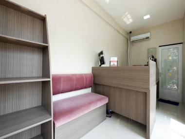 RedDoorz Plus near Paragon Mall Semarang
