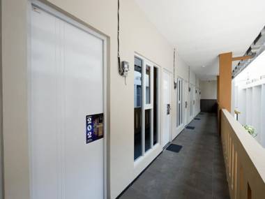 RedDoorz Plus near Paragon Mall Semarang