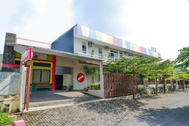 OYO 546 New Mira Hotel