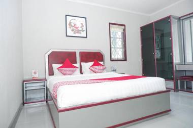 OYO 1284 Executive Residence