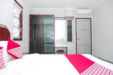OYO 1284 Executive Residence