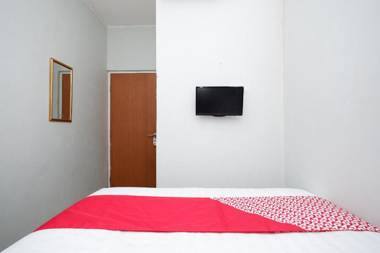 OYO 1565 Palebon Residence