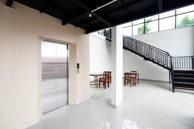 OYO Flagship 2124 Kars Inn Semarang