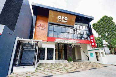 OYO Flagship 2124 Kars Inn Semarang