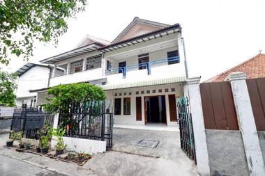 SPOT ON 1942 Asia Residence