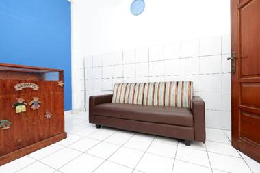 SPOT ON 1942 Asia Residence