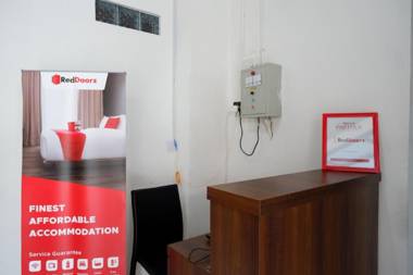 RedDoorz Hostel near Kota Lama Semarang