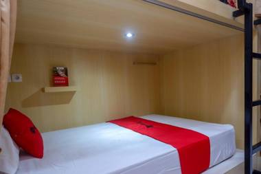RedDoorz Hostel near Lawang Sewu Semarang