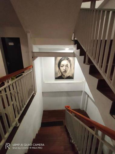 Front One Boutique Tugu Muda Semarang