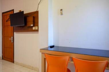 RedDoorz Plus near Ciputra Mall Simpang Lima 2