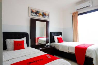 RedDoorz near Wisata Kota Lama Semarang