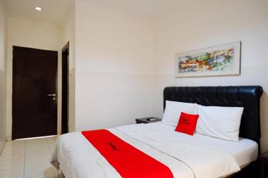 RedDoorz near Wisata Kota Lama Semarang