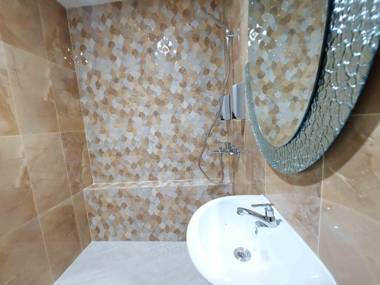 Rons City Hotel near Simpang Lima Semarang Redpartner