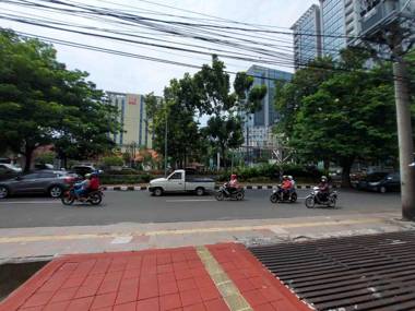 Rons City Hotel near Simpang Lima Semarang Redpartner