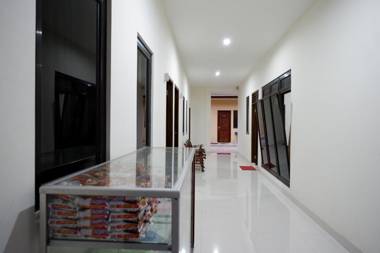 RedDoorz near Living Plaza Purwokerto