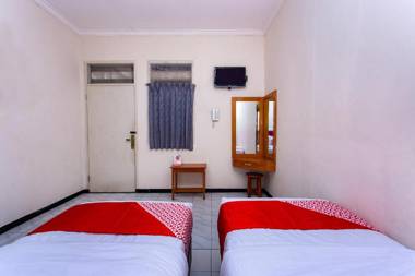 OYO 3042 Griya Karangsalam Indah