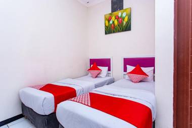 OYO 3042 Griya Karangsalam Indah