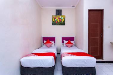 OYO 3042 Griya Karangsalam Indah