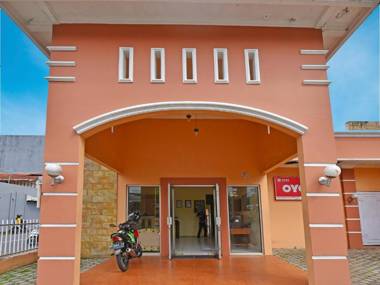 OYO 3722 Hotel Mutiara