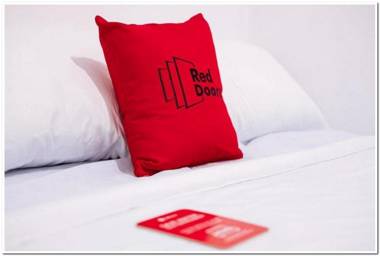 RedDoorz Syariah near Universitas Jenderal Soedirman 2