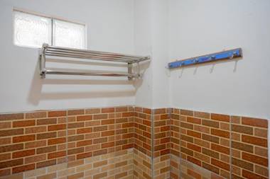 RedDoorz Syariah near GOR Satria 4