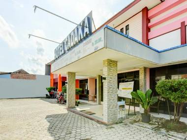 OYO 90385 Hotel Cadaka