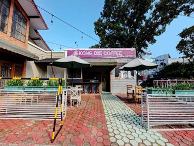 OYO 90497 Navaya Guest House