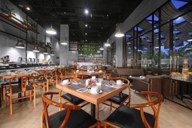 Harper Purwakarta by ASTON