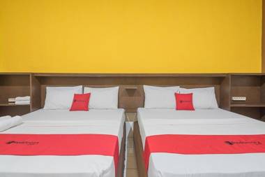 RedDoorz near Alun Alun Subang