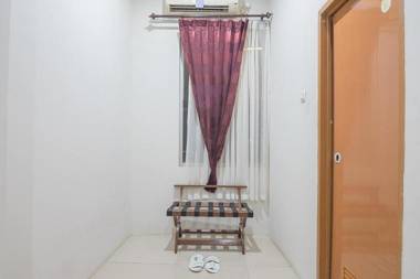 RedDoorz near Alun Alun Subang