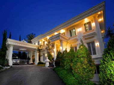 Rizen Premiere Hotel