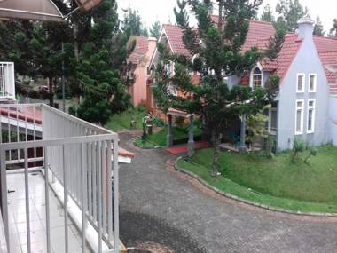Villa Kota Bunga Aster