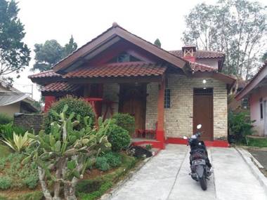 Villa Kota Bunga Aster