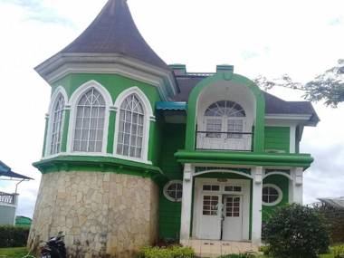 Villa Kota Bunga Lavender