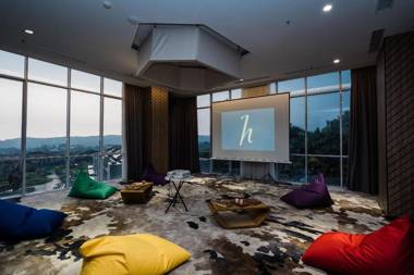 Horison Ultima Bhuvana Ciawi