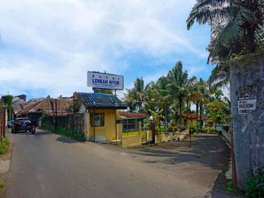 OYO 91244 Hotel Lembah Nyiur