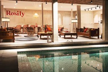 Villa Rone - Spanish Garden Vibe in PUNCAK