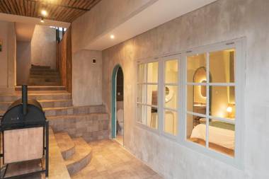 Villa Navi - When a butterfly sits on a flower