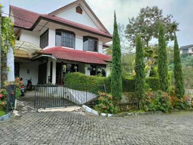 Villa keluarga bersih asri