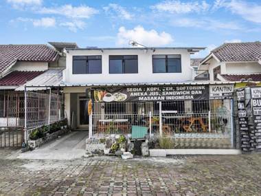 SPOT ON 91108 Sare Ngebluk Residence