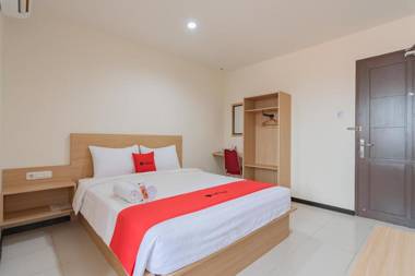 RedDoorz Syariah Plus near Tanjungpura University 2