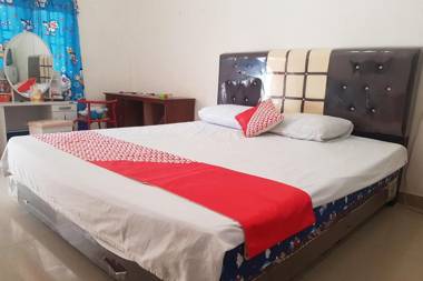 OYO 91647 Sanina Residence