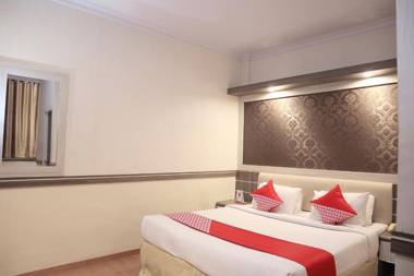OYO 742 Mona Plaza Hotel