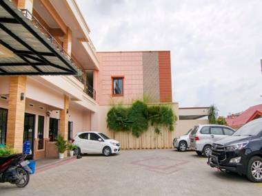 OYO 90233 The Shine Residence