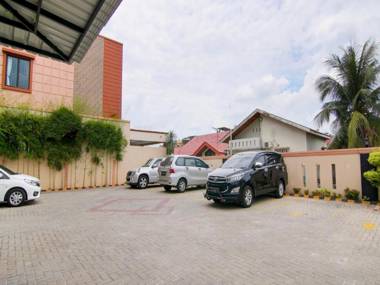 OYO 90233 The Shine Residence