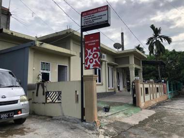 OYO 90942 Kost Syari'ah Panam